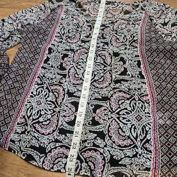 Apt. 9 Black and Pink Blouse Relaxed 3/4 Sleeve - Picture 4 of 6